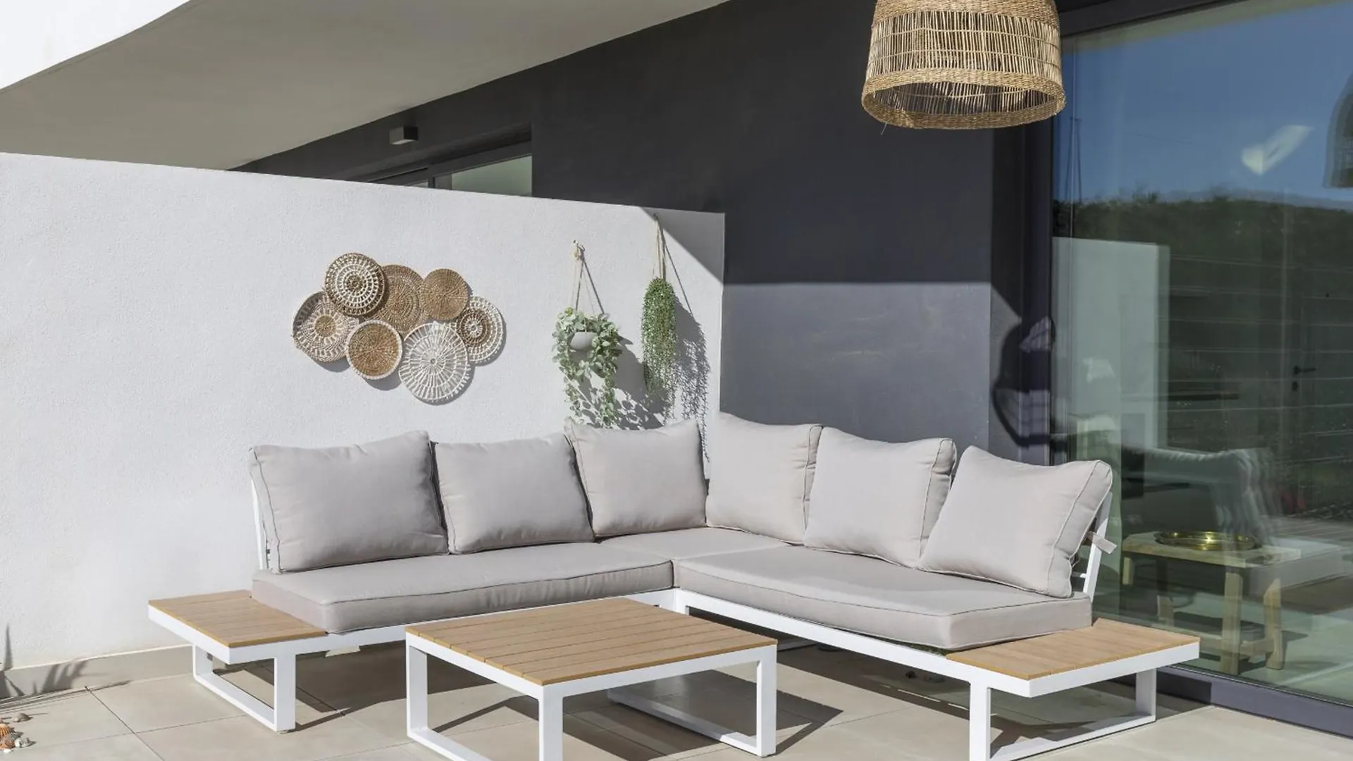 Premium Garden Suite In Higueron 푸엔히롤라